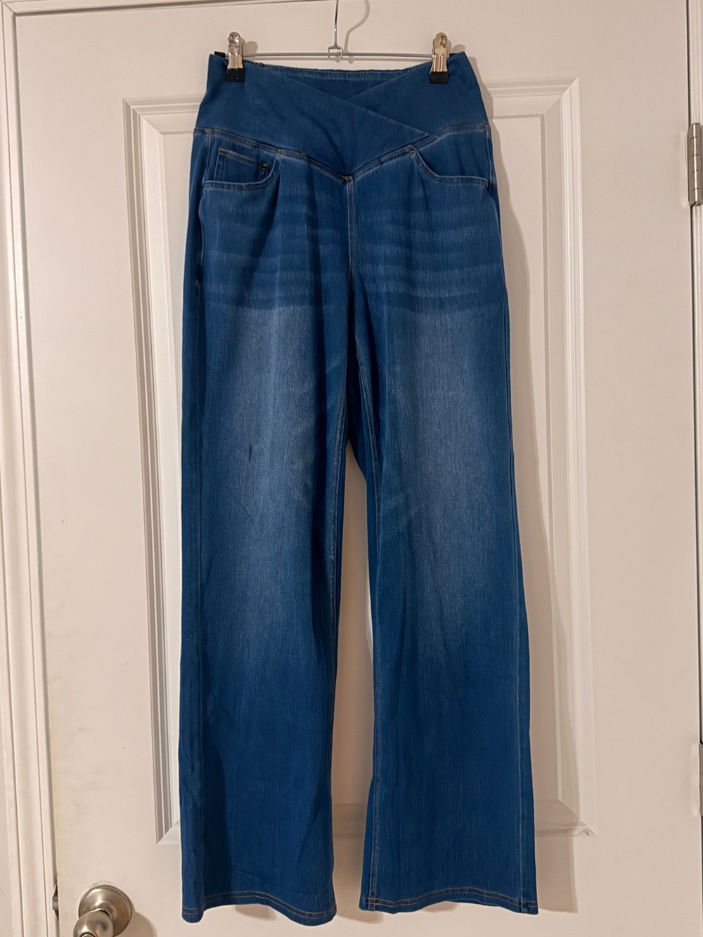HALARA Women's Wide-Leg Flared Jeans in Blue Wash